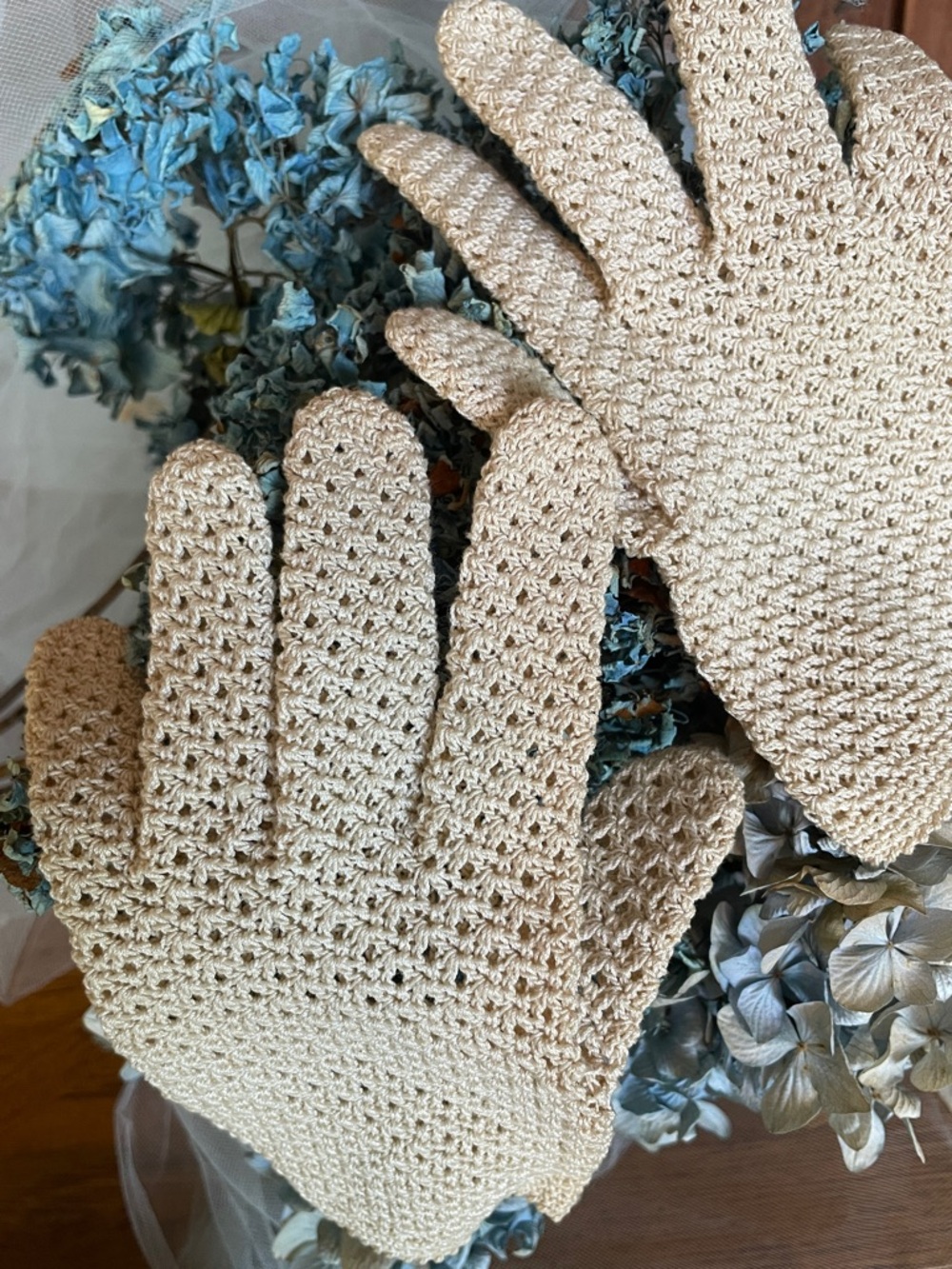 ❤️ Vintage Crocheted Handmade in Italy Cream 100 % Cotto Gloves w Pearl Accent